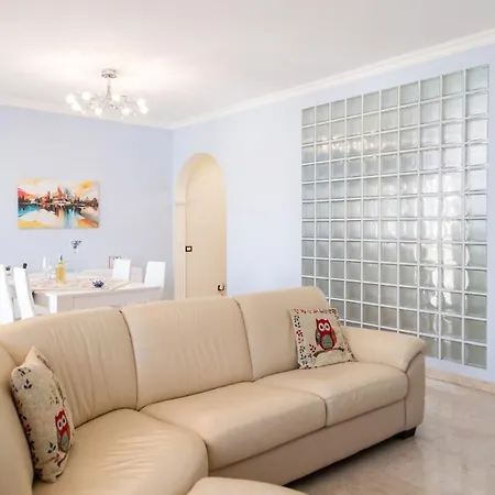 Daisy Family House - Tiburtina Apartment